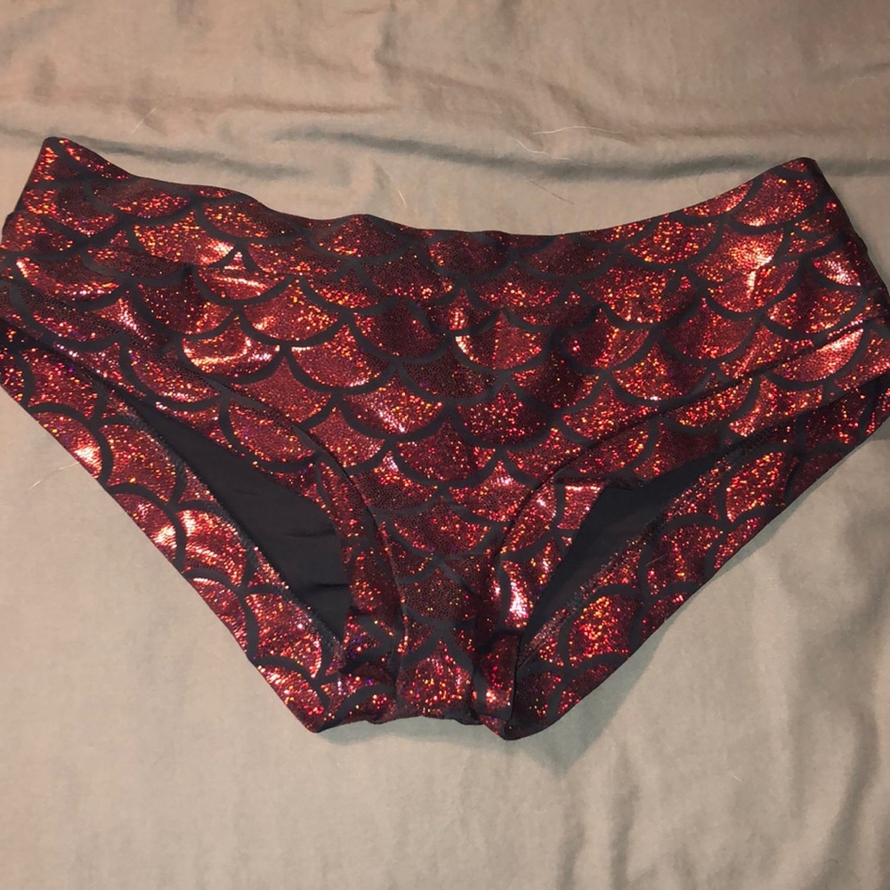 Pole Shorts